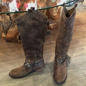 Not Rated faux brown suede boot 9.5